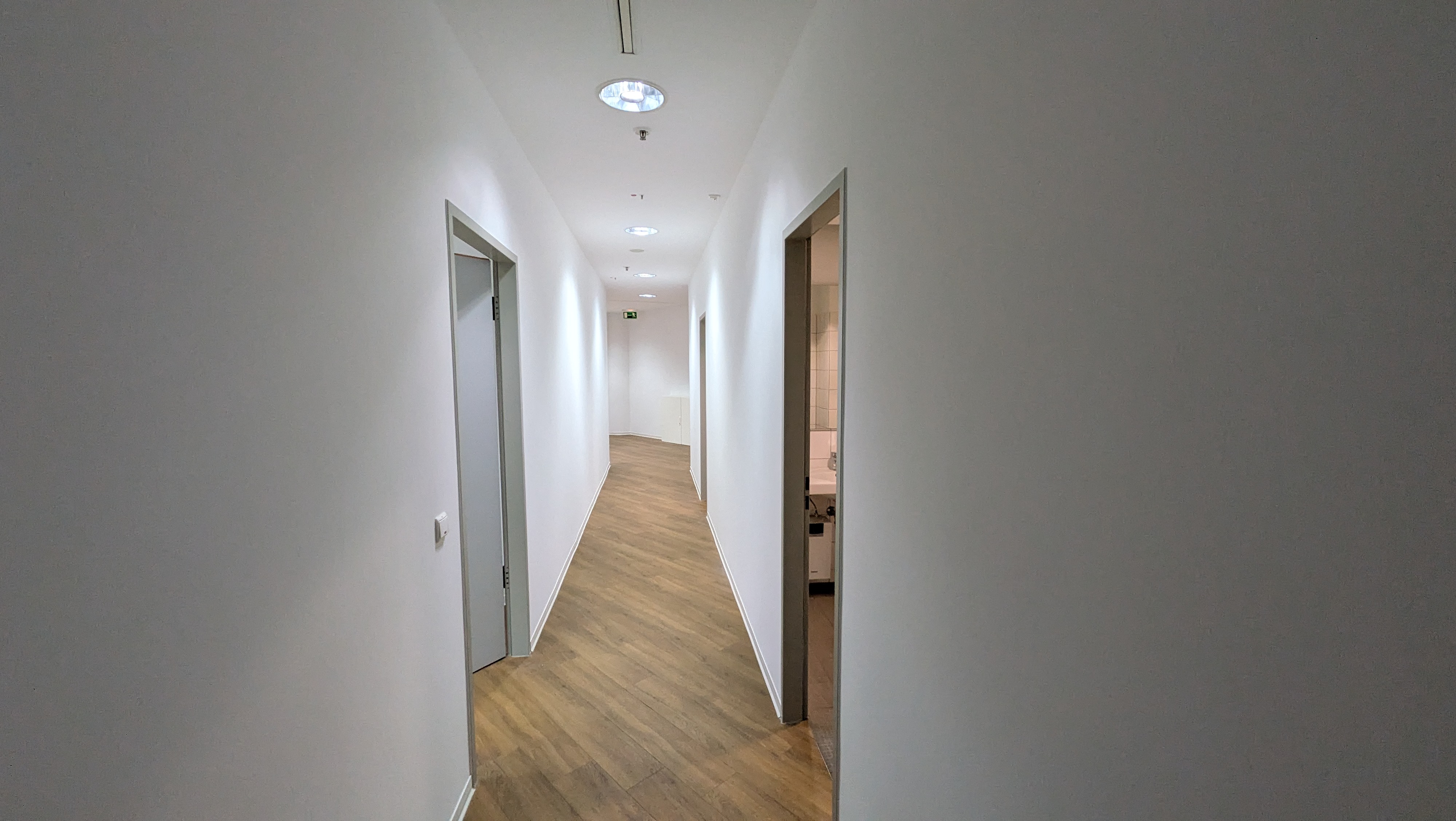 Moderne Erschließungsflächen mit Galerie-Charakter